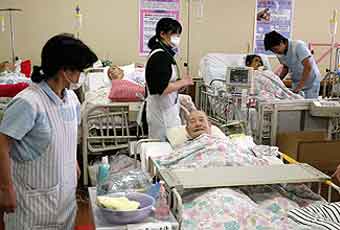 Nhật Bản dự kiến tiếp nhận mỗi năm khoảng 200 y tá và hộ lý Việt Nam